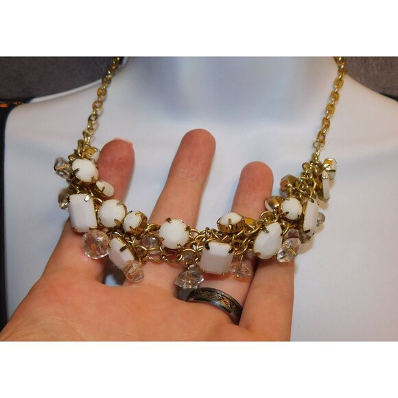 Retro White And Gold Tone Cluster Gem Necklace - Picture 3 of 5